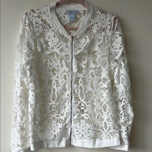 Paradiso white lace jacket